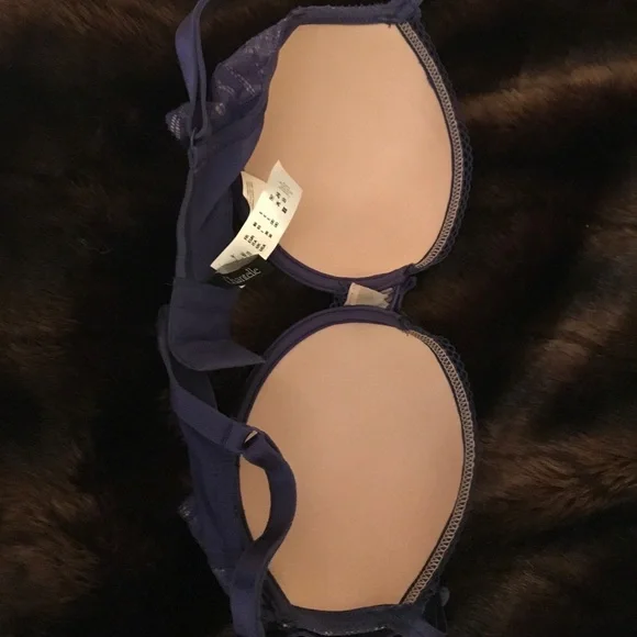 Chantelle 30DD NWOT BRA - Picture 6 of 6
